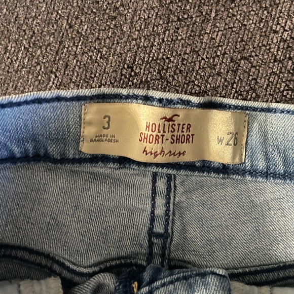 🌺Women’s Hollister Short-Short High Rise Jeans - Picture 3 of 4
